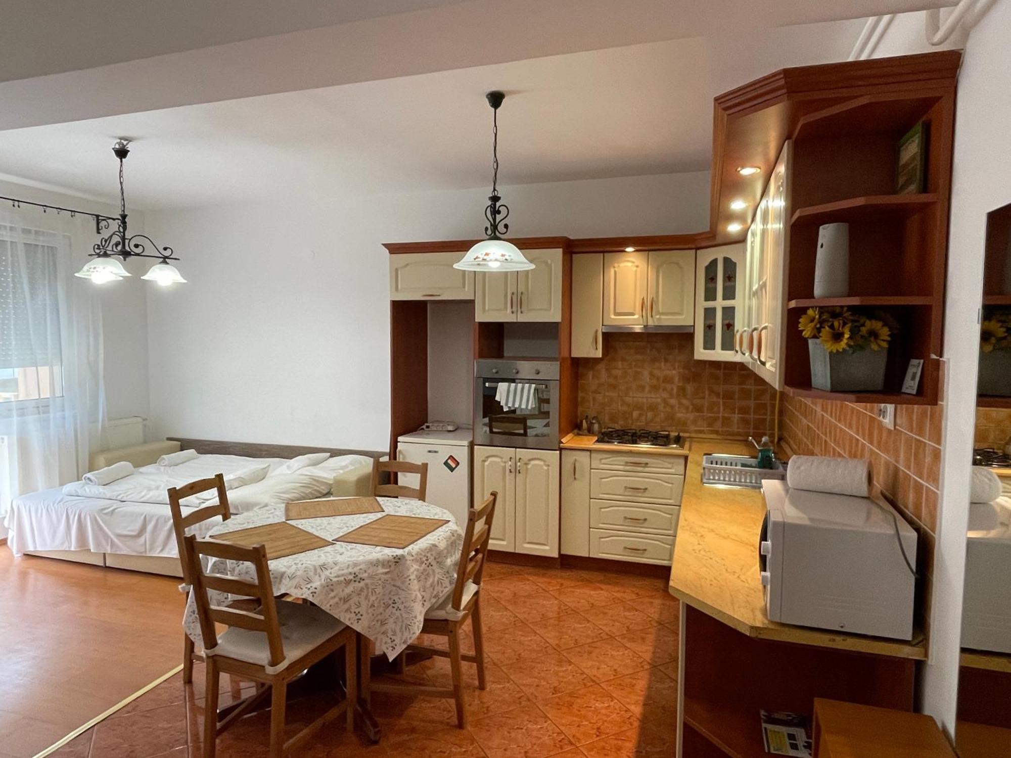 Zoli Apartmanok-Anita Koelcsey 34-36 Hajdúszoboszló Exterior foto